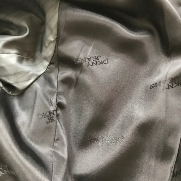 DKNY Black Boyfriend Blazer Small EUC - Picture 4 of 8